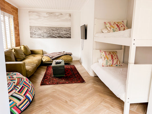 Lounge/Bunk Beds