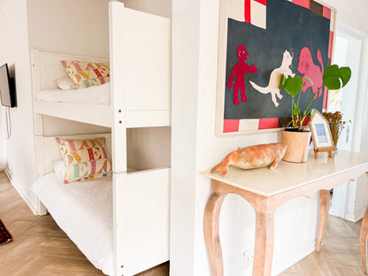 Lounge/Bunk Beds